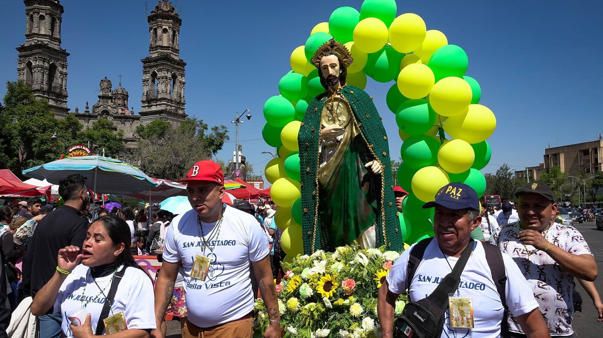 Miles de Fieles de San Judas Tadeo Visitan el Templo de San Hipólito en CDMX