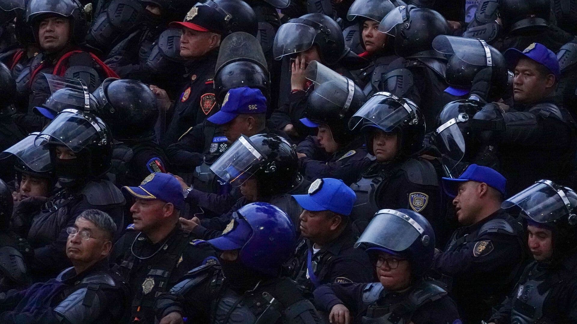 Estrés Postraumático y Turnos Extenuantes: Analizan Salud Mental de Elementos Policiacos
