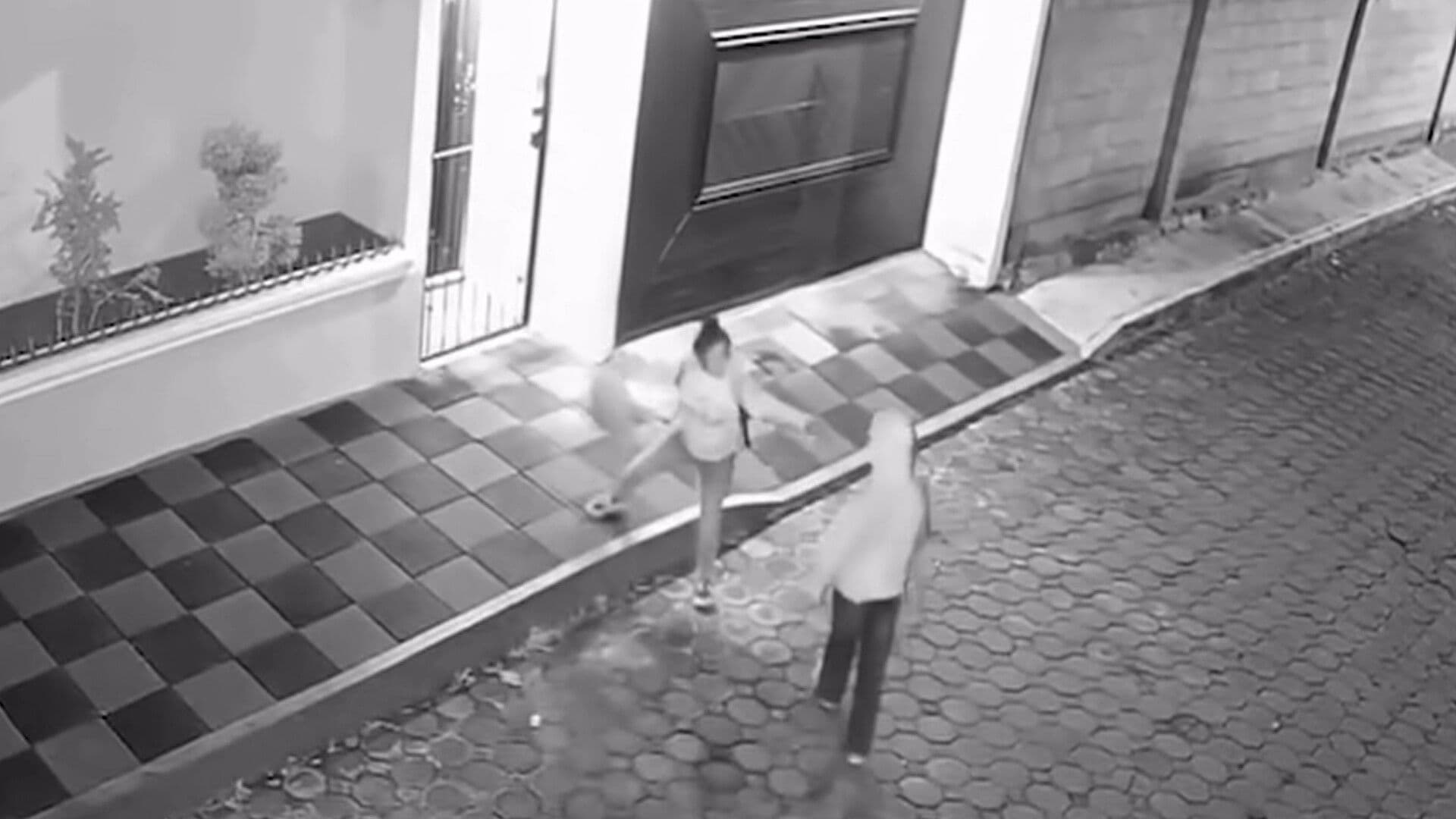 VIDEO | Mujer Frustra Asalto en Tlaxcala: Grita y Ahuyenta a Ladrón y Cómplice