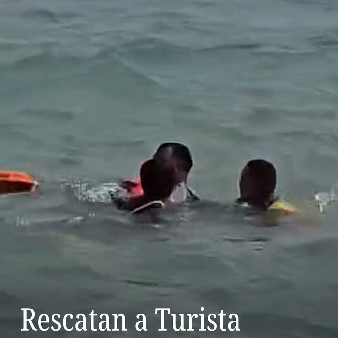 Rescatan a Turista a Punto de Ahogarse en Acapulco