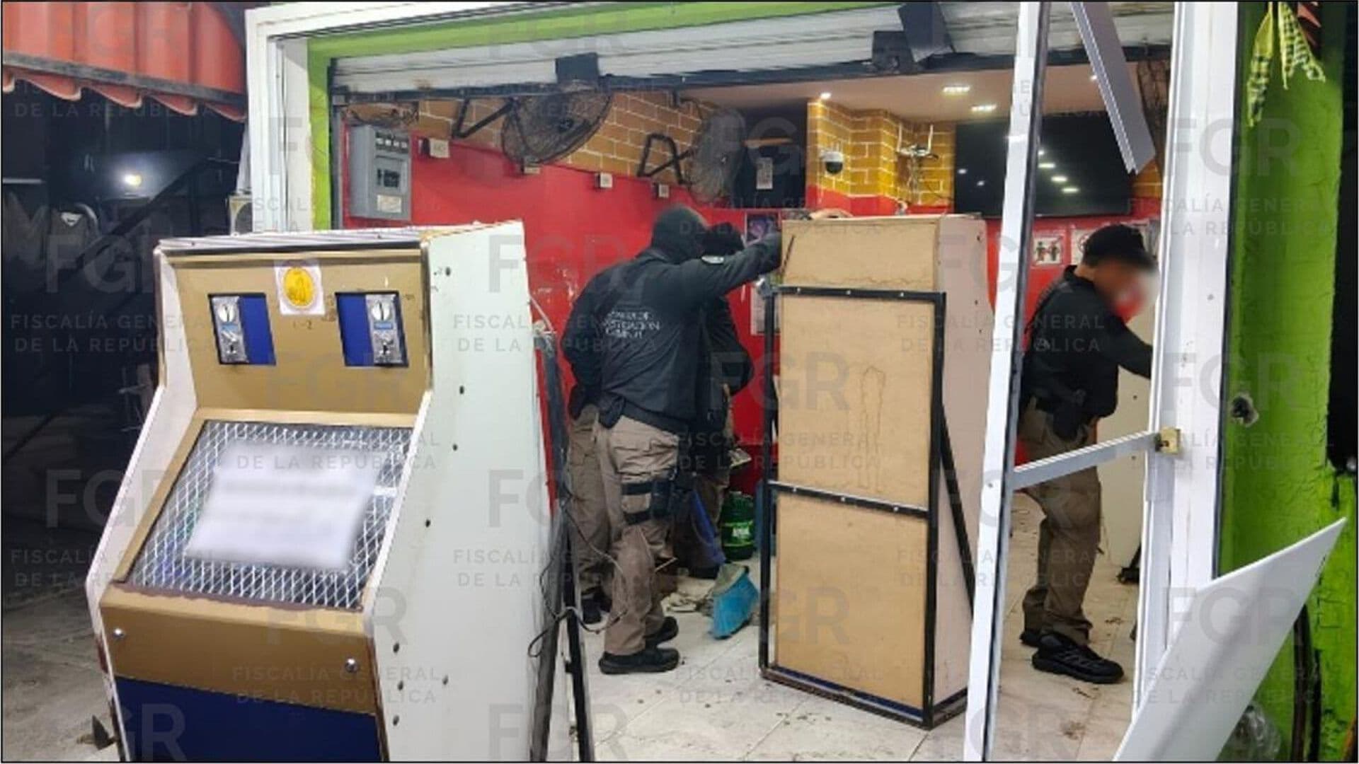 FGR Asegura Máquinas Tragamonedas en un Inmueble de la Ciudad de Veracruz