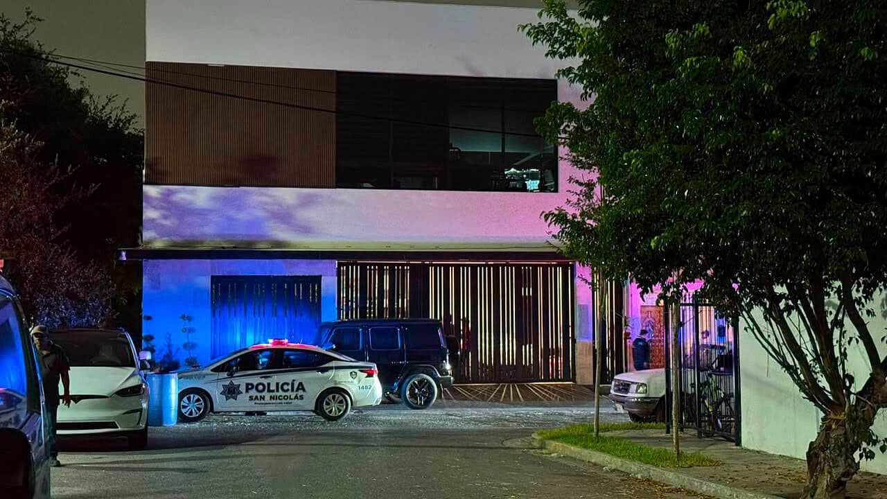 Denuncian Intento de Secuestro de la influencer Karely Ruiz; Reportan Robo de Dinero y Joyería