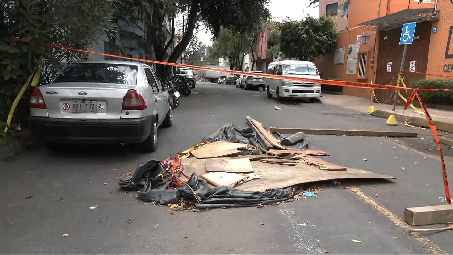 Vecinos Denuncian Oquedad por Mina Antigua en la Colonia América; Esto Sabemos