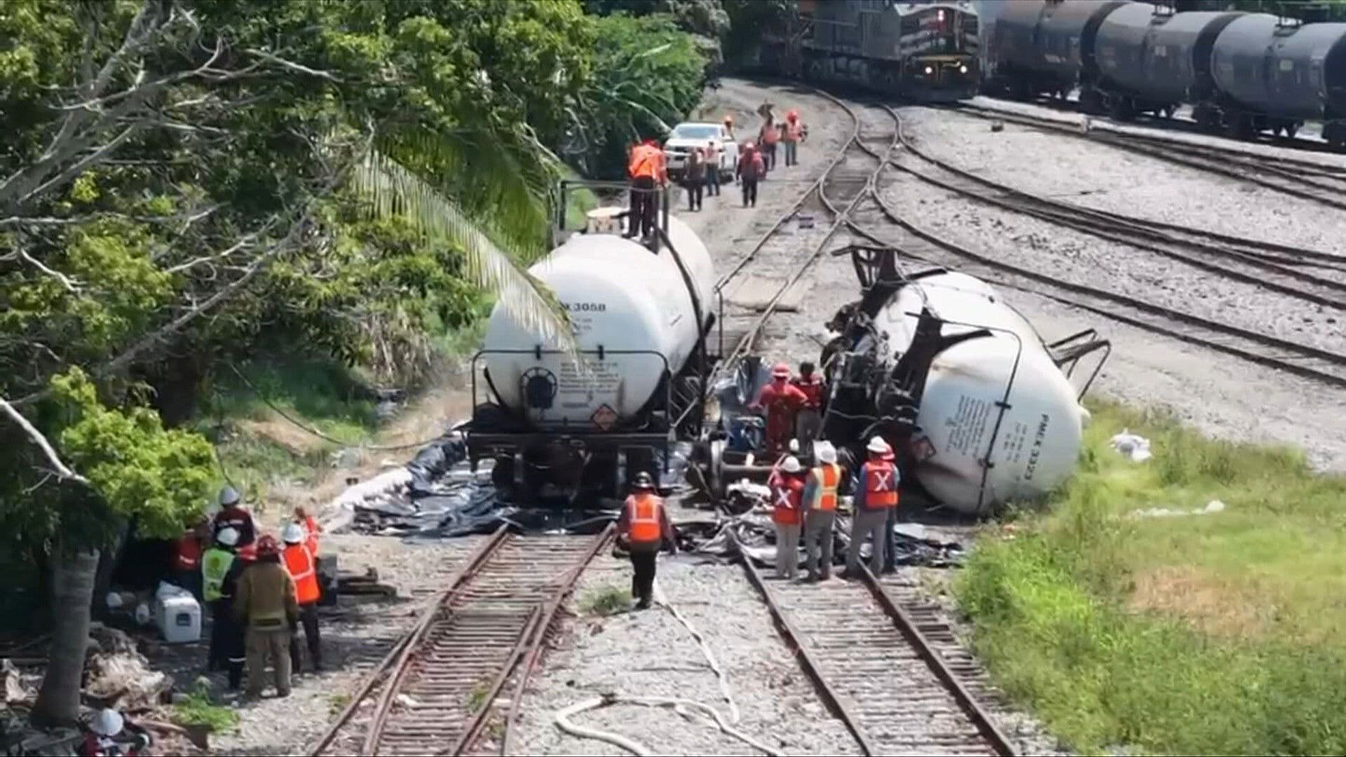 Desalojan a 500 Personas en Ciudad Madero por Trasvase de Combustible de Ferrotanque