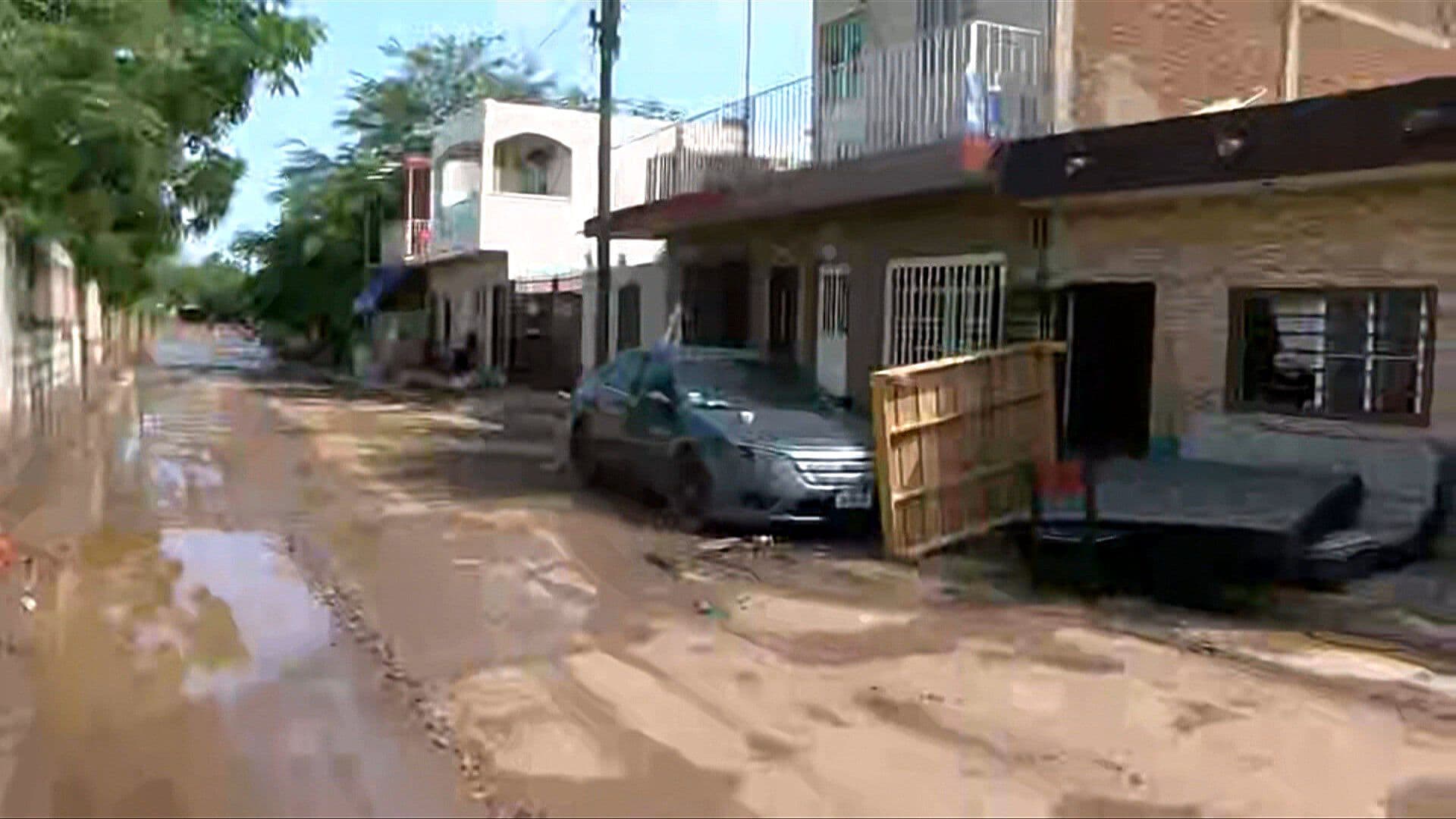 "Estábamos Dormidos, Agua Llegaba a Rodillas": Recuento de Daños por Inundaciones en Mazatlán