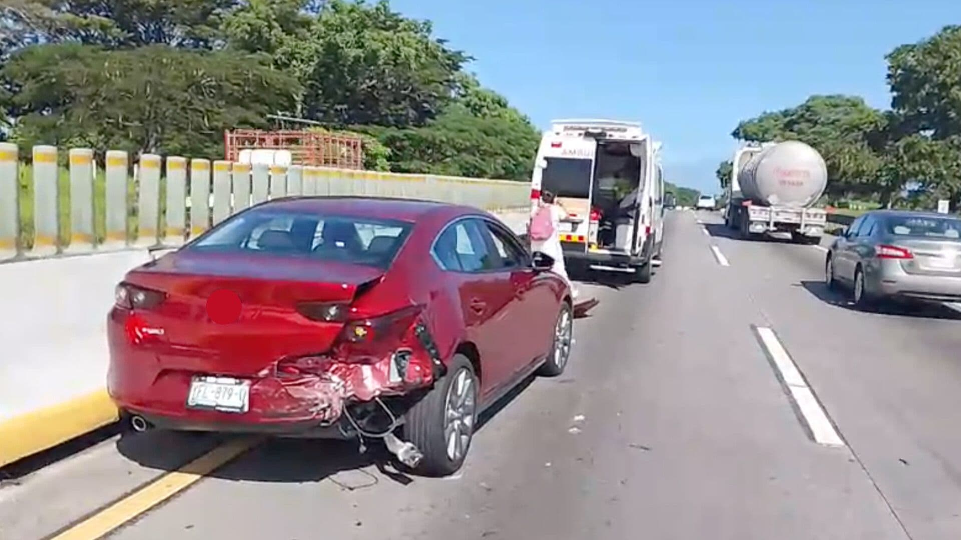 Choque Entre Vehículos Deja una Persona Lesionada en Autopista Córdoba-Orizaba