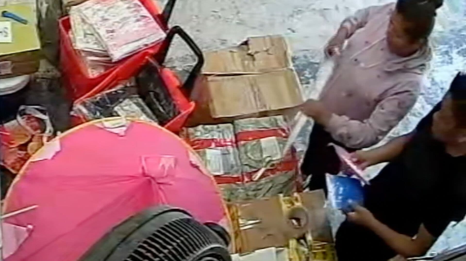 Robo Negocio Centro Chiautempan Tlaxcala Sustraen Mercancía Impermeables