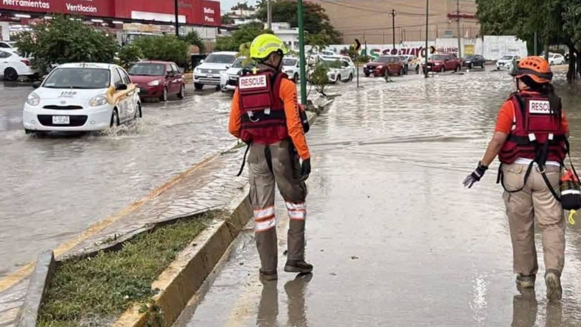 VIDEO: Fuerte Lluvia Provoca Corrientes de Agua en Calles de Tuxtla Gutiérrez
