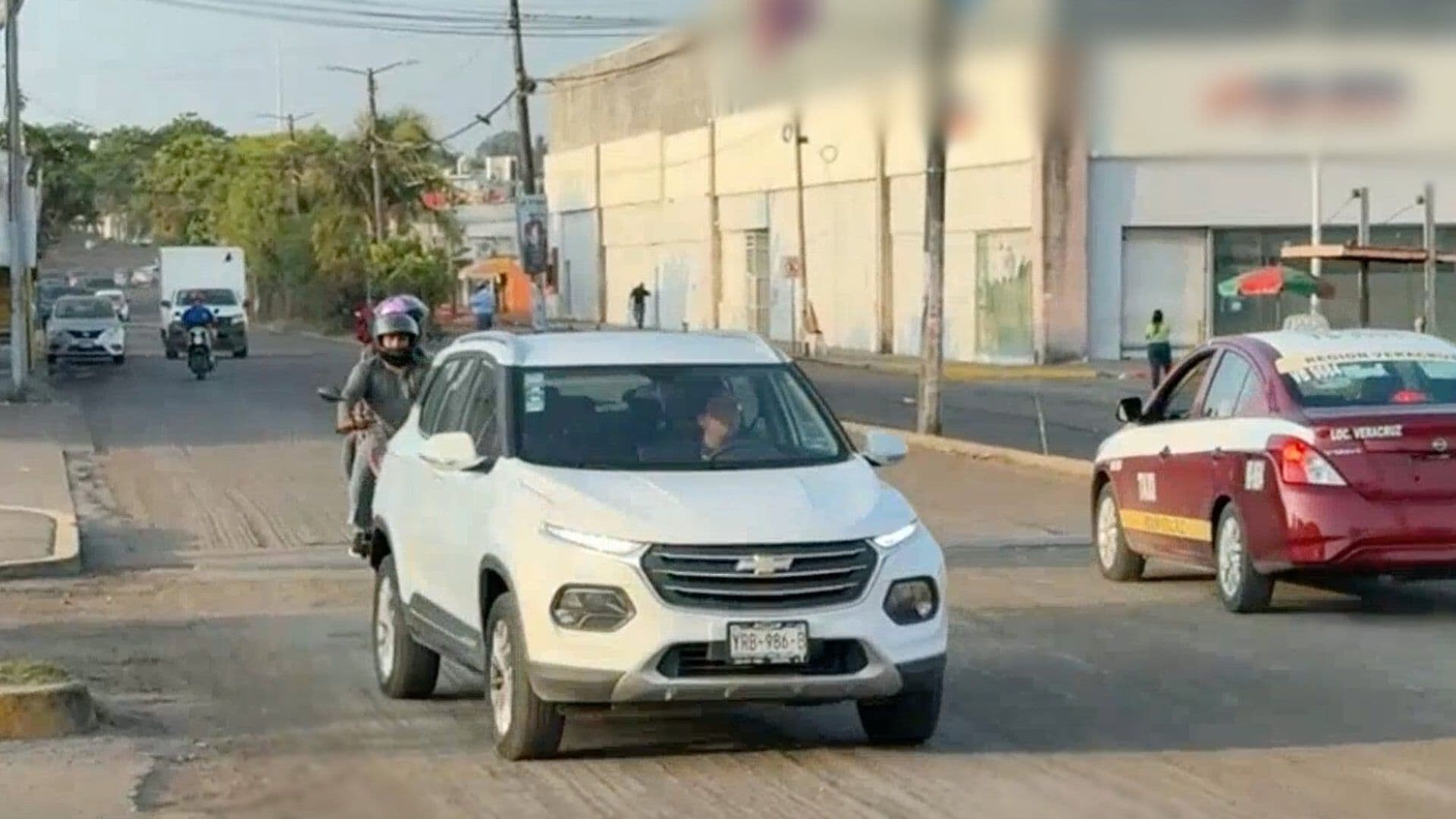 Avenida Río Medio Reporta Cierre Vial Parcial al Norte de Veracruz