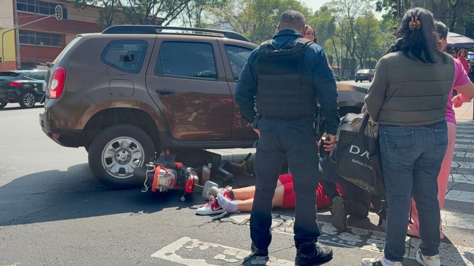 Mujer Atropella a Motociclista en Río de la Loza, CDMX