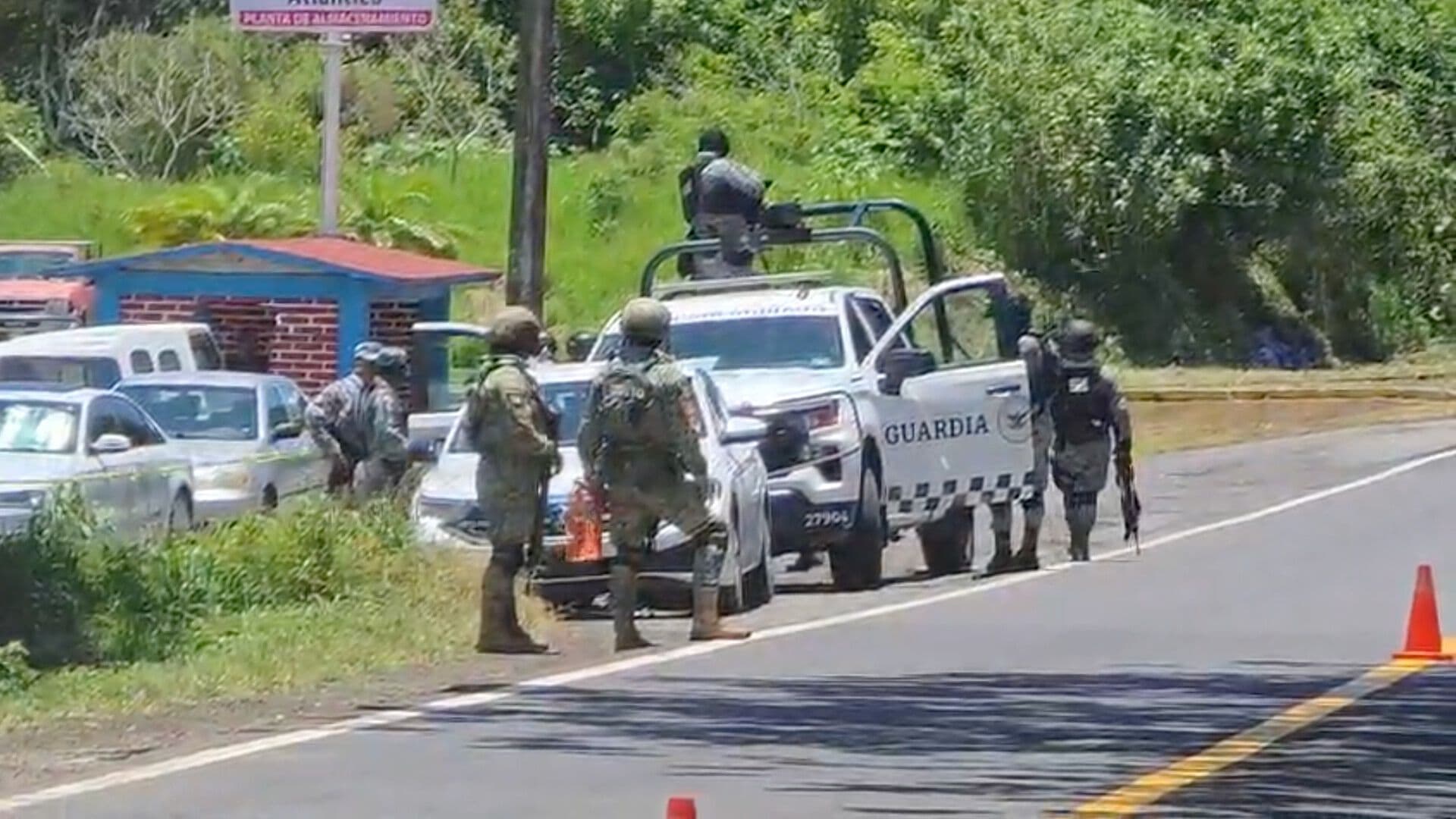 Catean Centro de Almacenamiento de Hidrocarburo Asegurado por Fuerzas Federales en Coatepec
