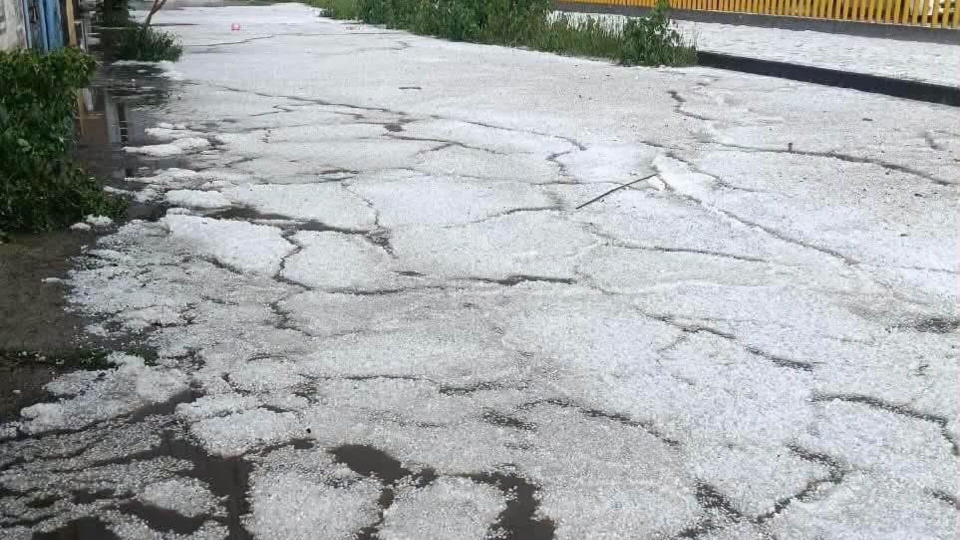 Fuerte Granizada Sorprende a Chalco; Calles Quedan Cubiertas de Hielo Este Viernes
