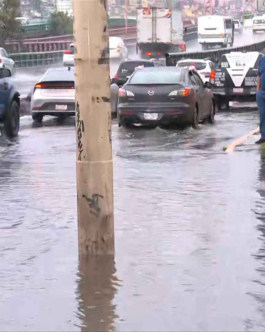 Lluvias Colapsan la México - Pachuca; Corrientes y Encharcamientos Afectan Tlalnepantla, Edomex