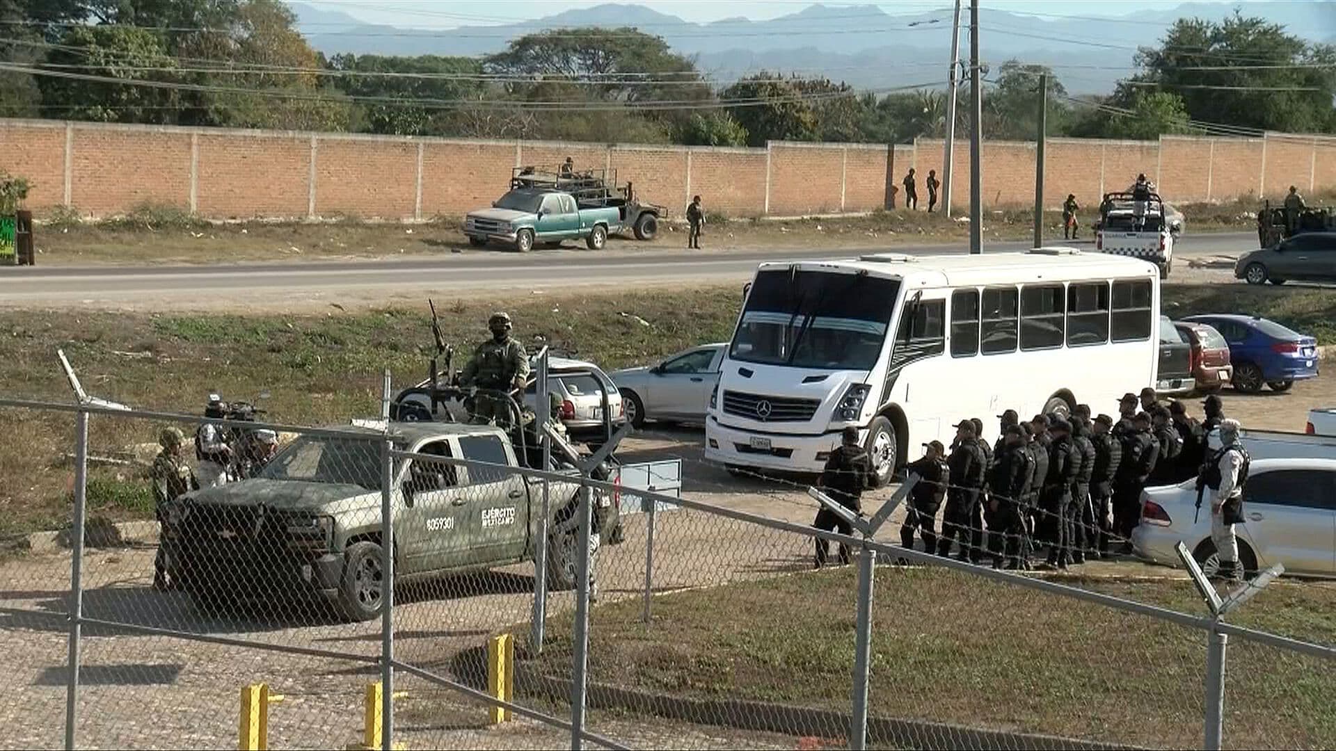 Recapturan a Tres Reos Fugitivos del Penal de Puerto Vallarta; Aún Buscan a 15 Prófugos