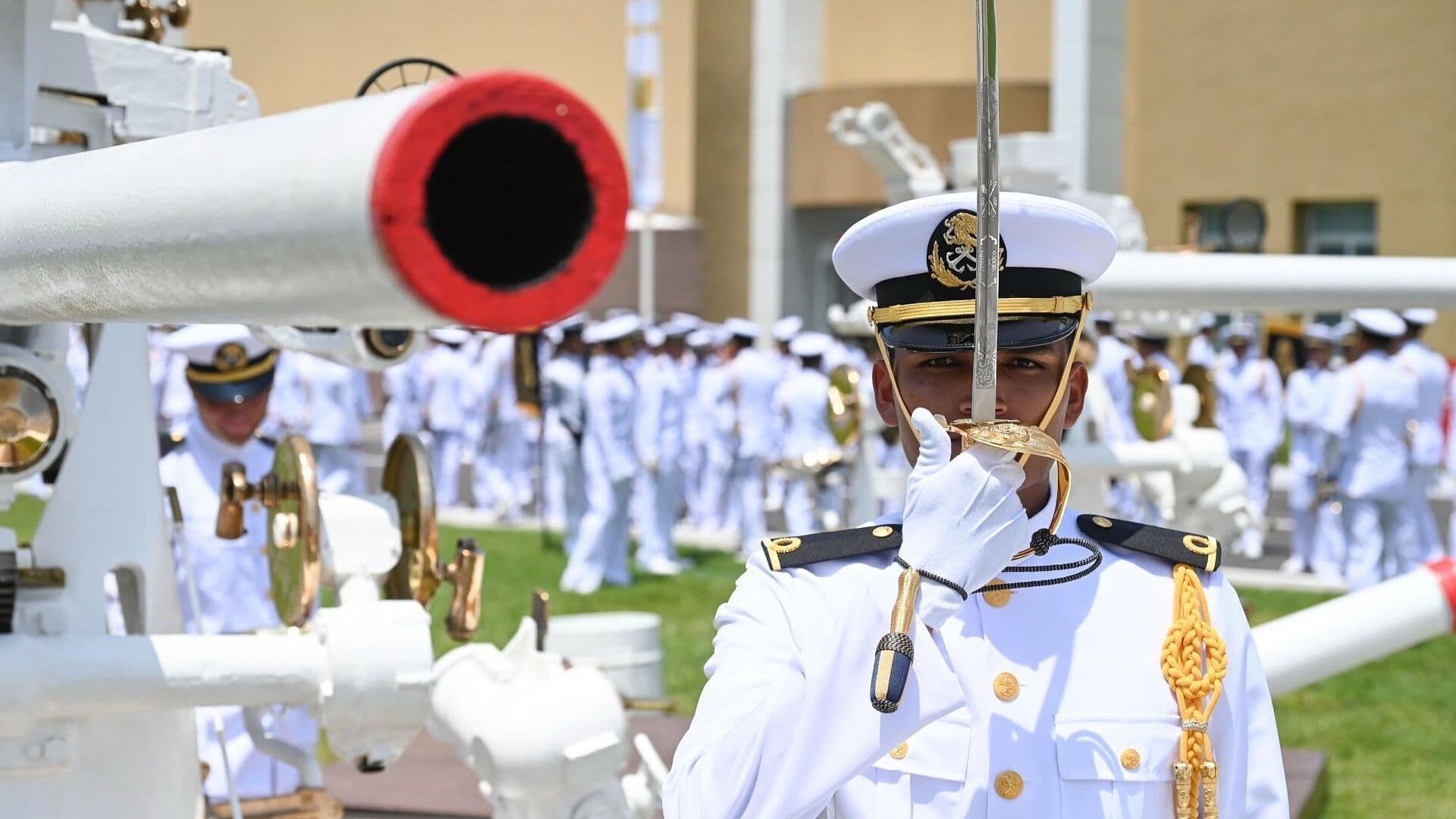 La Presidenta Sheinbaum Encabeza Ceremonia de Graduación de 211 Cadetes Navales en Veracruz