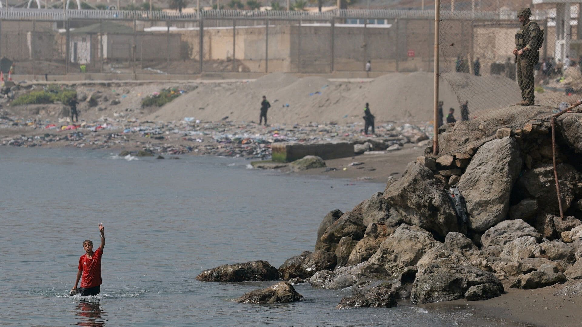Ceuta Volvió a la Calma Tras Crisis por Llegada Masiva de Migrantes Marroquíes