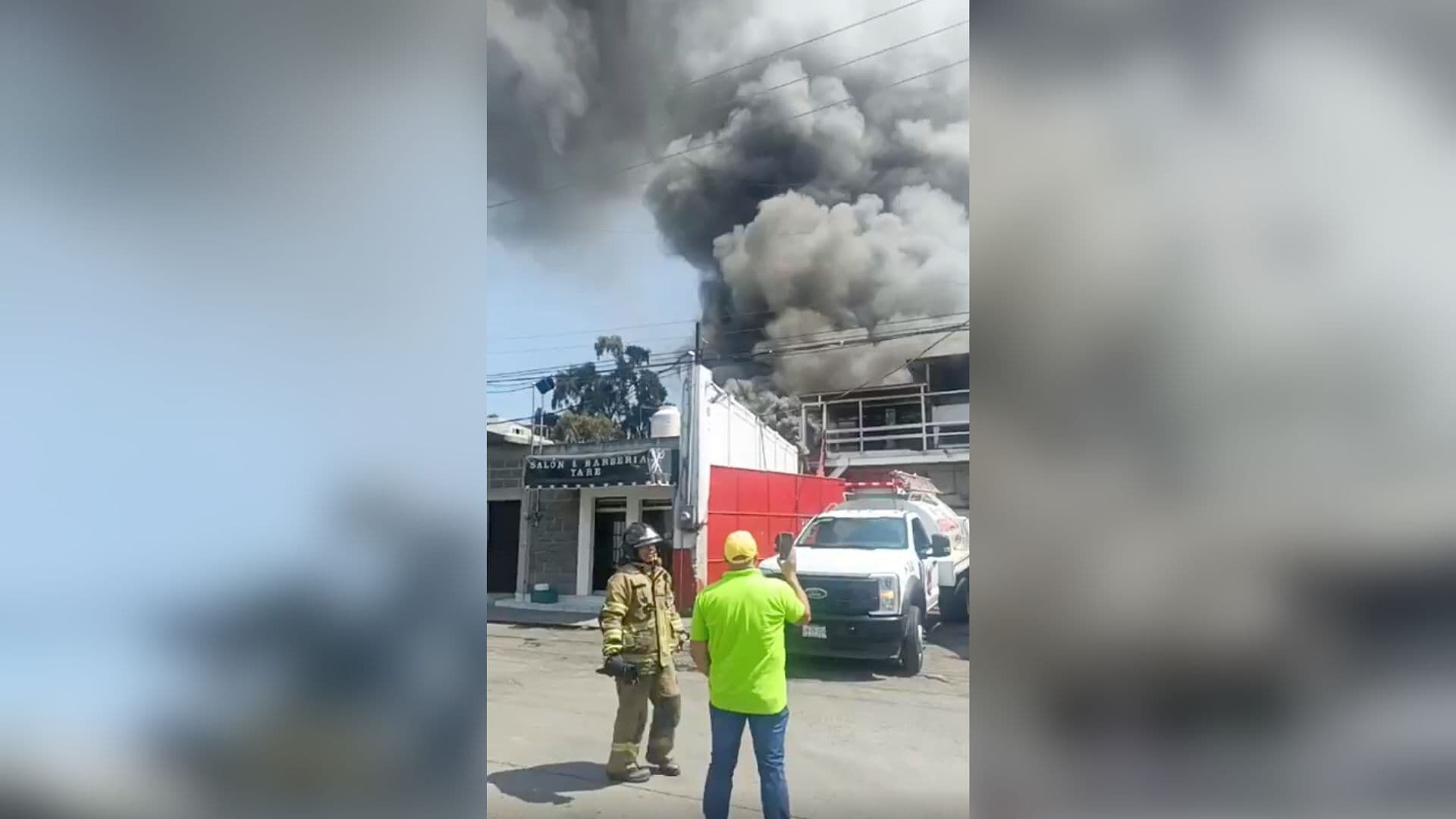 Fuerte Incendio Se Registró Cerca de la Estación Ejidal del Trolebús en Chalco, Edomex