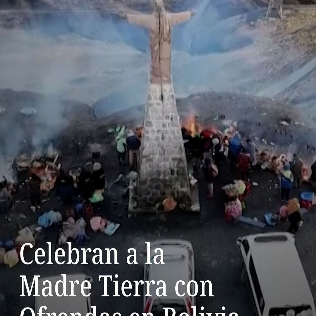 Celebran a la Madre Tierra con Ofrendas en Bolivia
