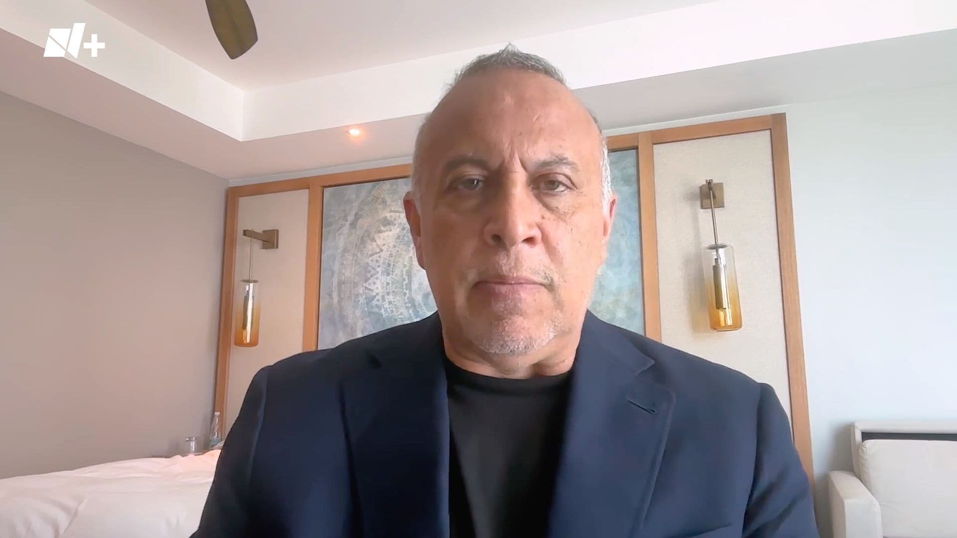 Mike Madrid Cuestiona a Republicanos y Demócratas por Inmigración y Voto Latino