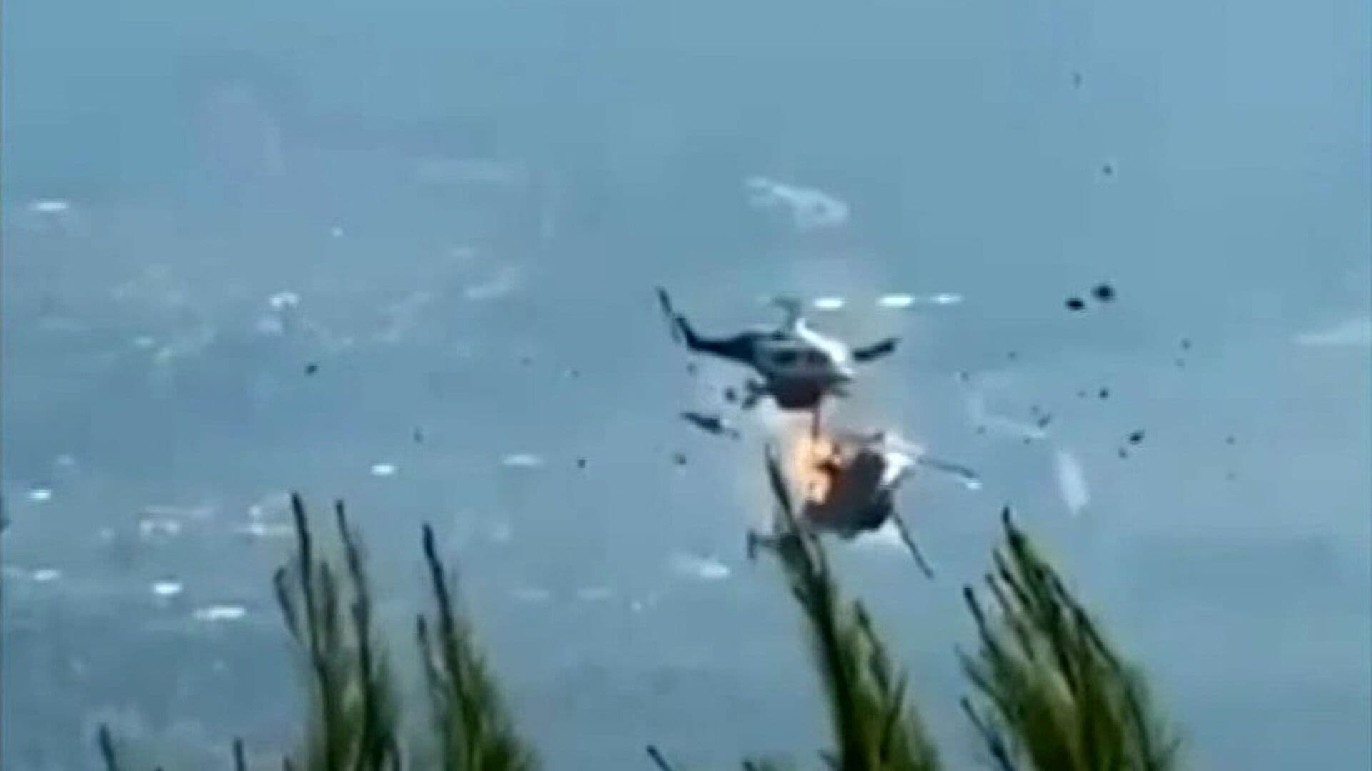 Helicópteros de Bomberos Chocaron en Grecia Durante Combate a Incendios Forestales