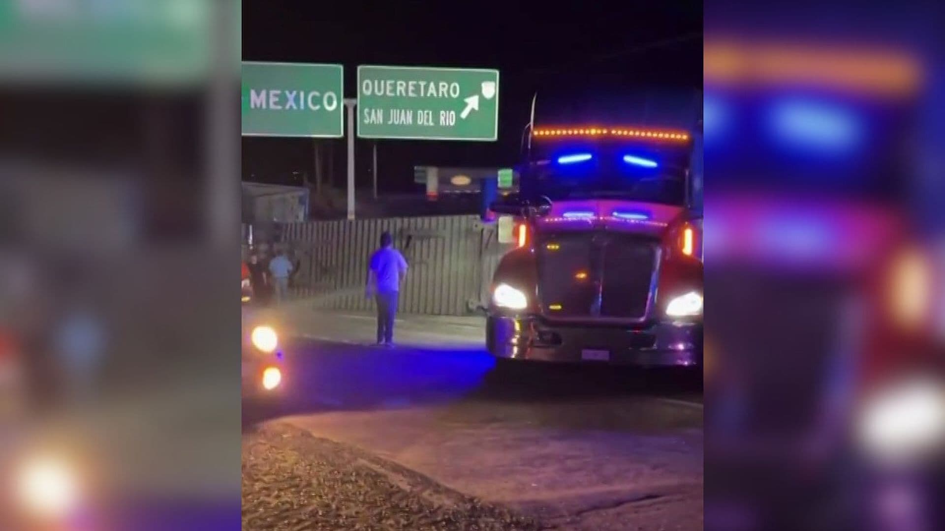 Tráiler Volcó en Carretera 45 de Querétaro; Bloqueó Acceso a México-Querétaro