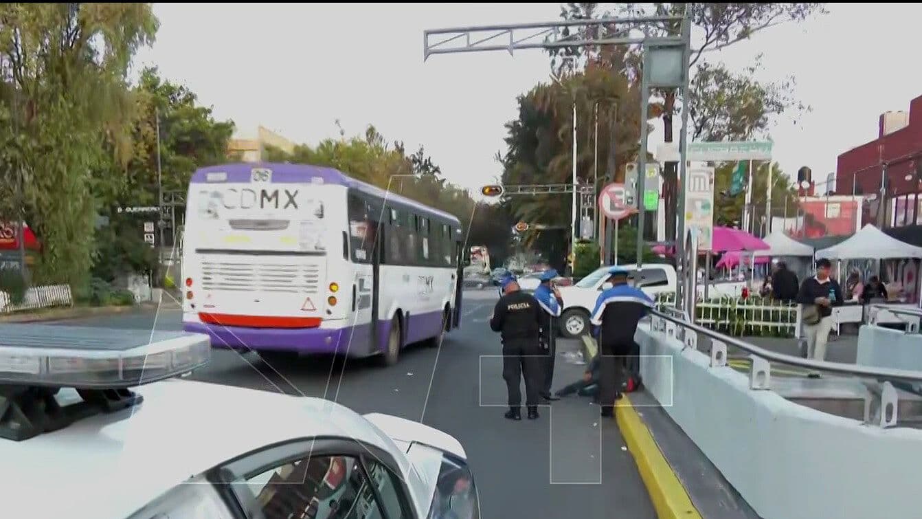 Fuerte Accidente en la Colonia Guerrero: Motociclista Derrapa en Eje 1