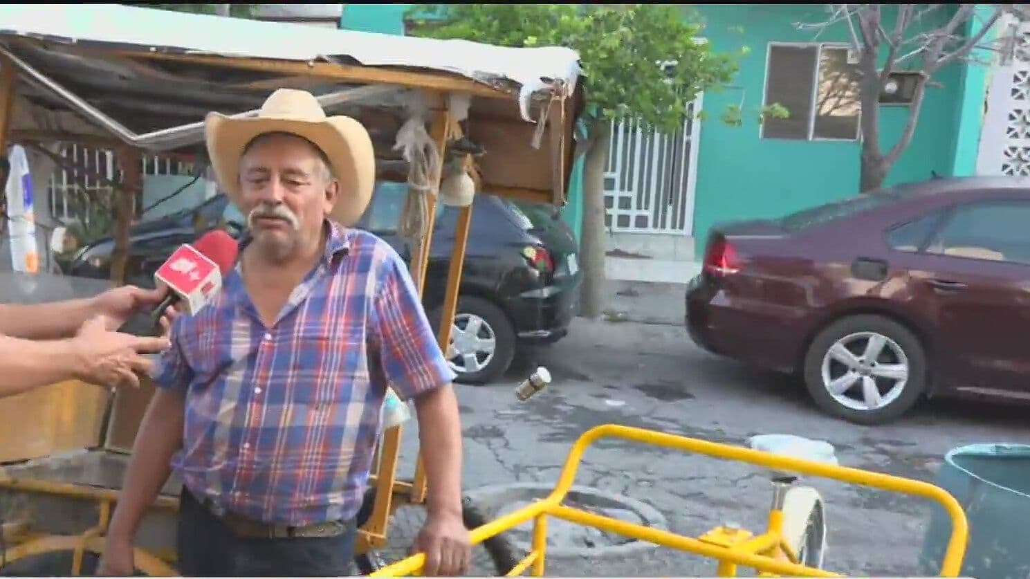Regalan Triciclo a Hombre Tras Perderlo por Lluvias en Santa Catarina