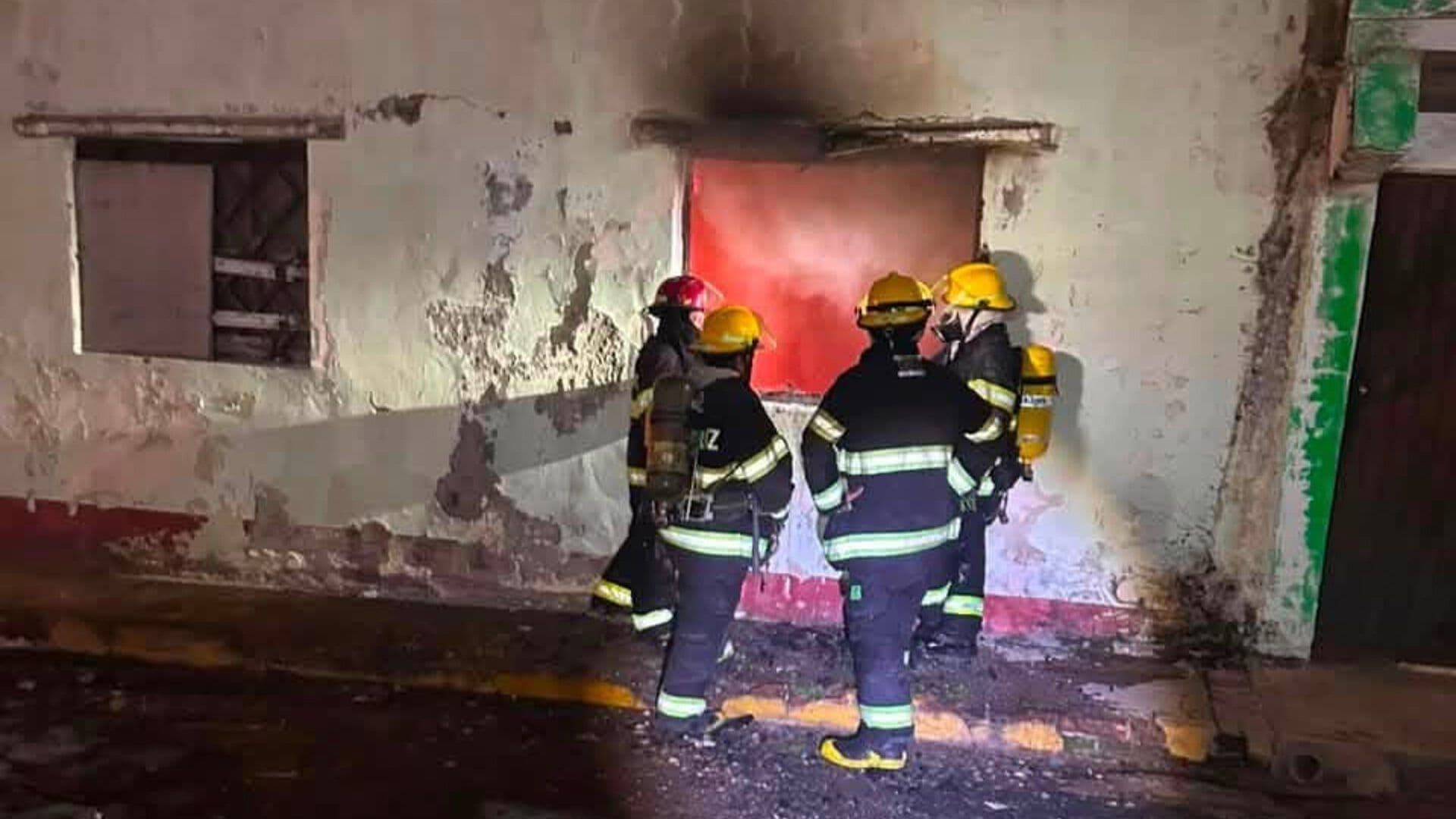 Incendio Inmueble Abandonado Moviliza a Cuerpos de Emergencia Colonia Zaragoza Veracruz
