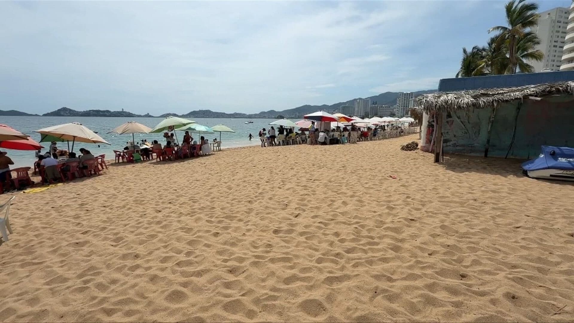¡Se Acabó la Tradición! Prohíben el "Hotel Camarena" en las Playas de Acapulco