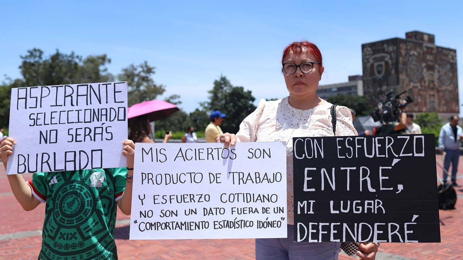 Se Manifiestan Estudiantes Inconformes con Examen de Control de la UNAM