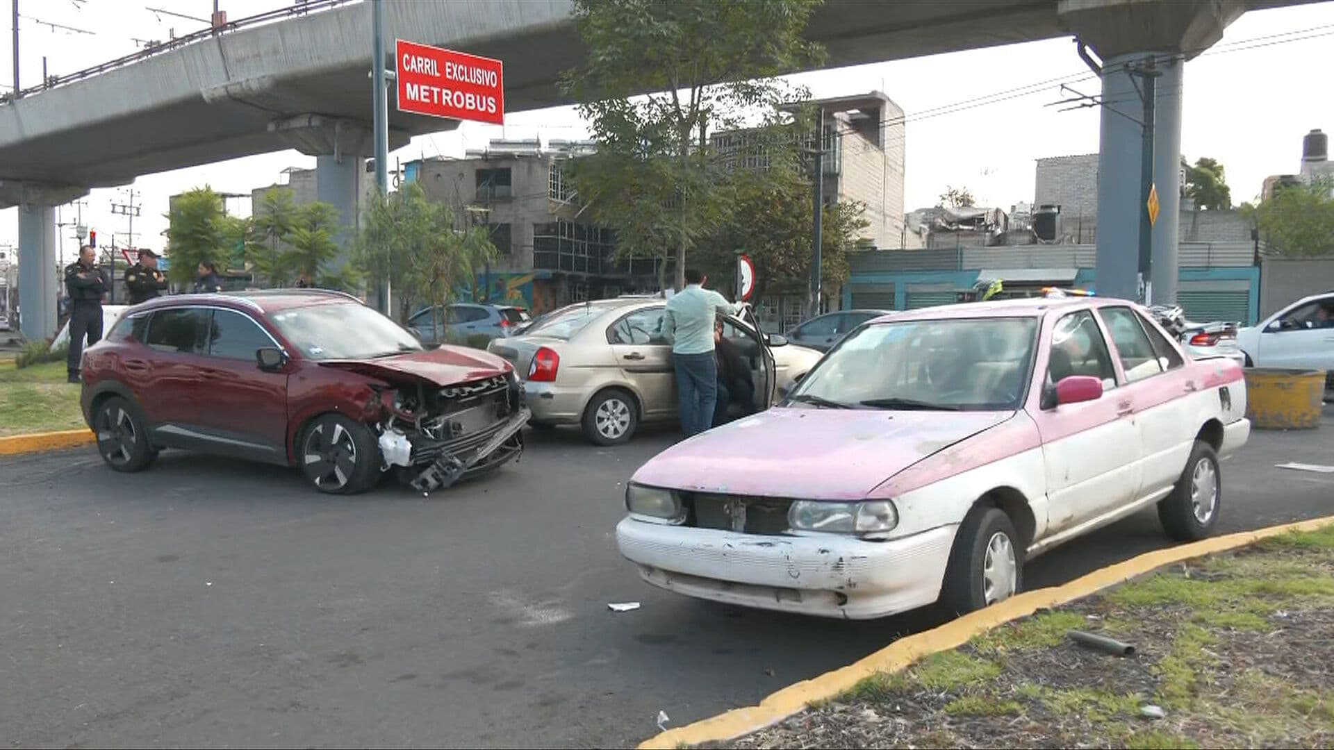 Aparatoso Choque en Avenida Tláhuac en Iztapalapa; Esto Pasó Hoy 4 de Agosto 2026