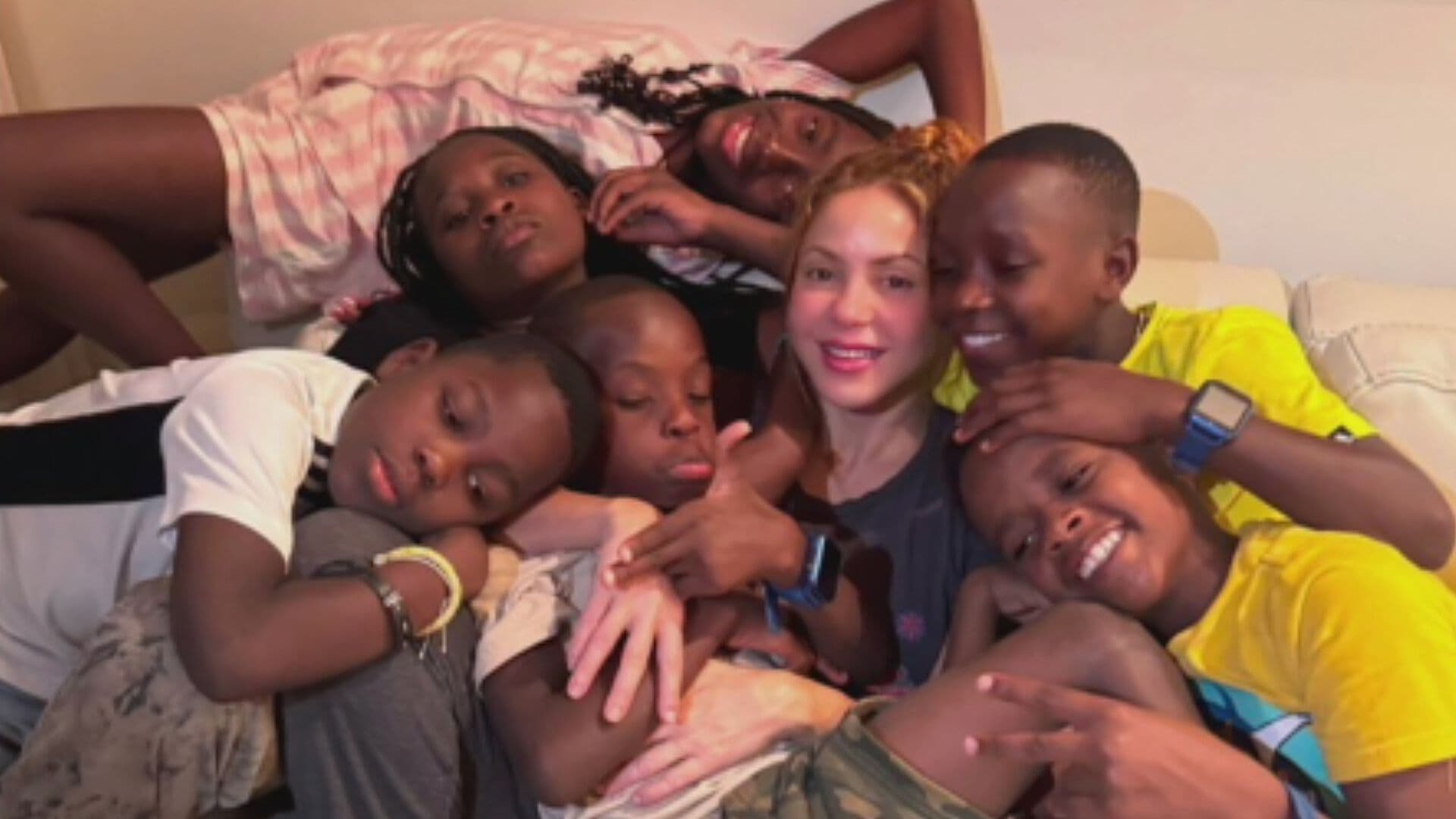 Shakira y Guetto Kids Pasaron Momentos Inolvidables en la Playa