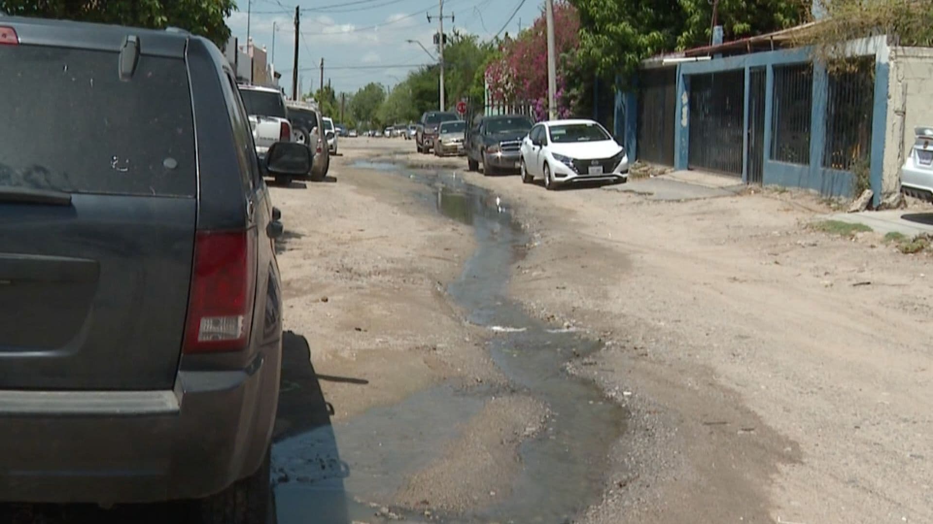 Vecinos Denuncian Más de Un Año con Fuga de Drenaje en Colonia Insurgentes de Hermosillo