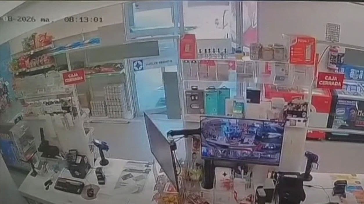 VIDEO | Sujetos Armados Asaltan a Repartidor y Empleada de una Tienda en Puerto Vallarta