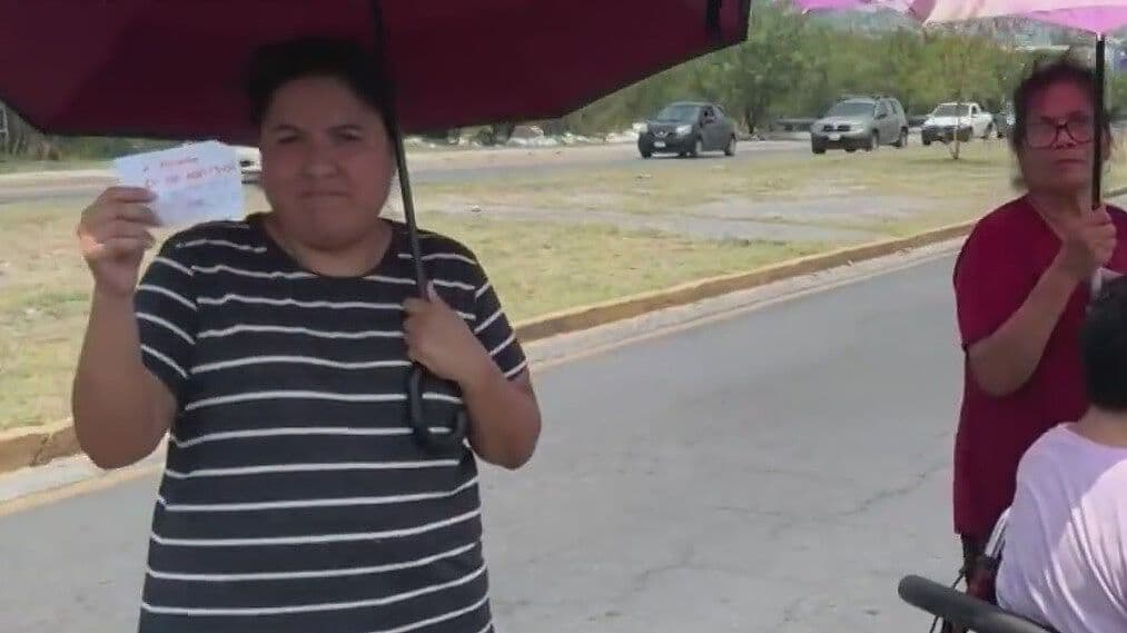 Bloquean por Falta de Luz en Avenida Almazán en Monterrey