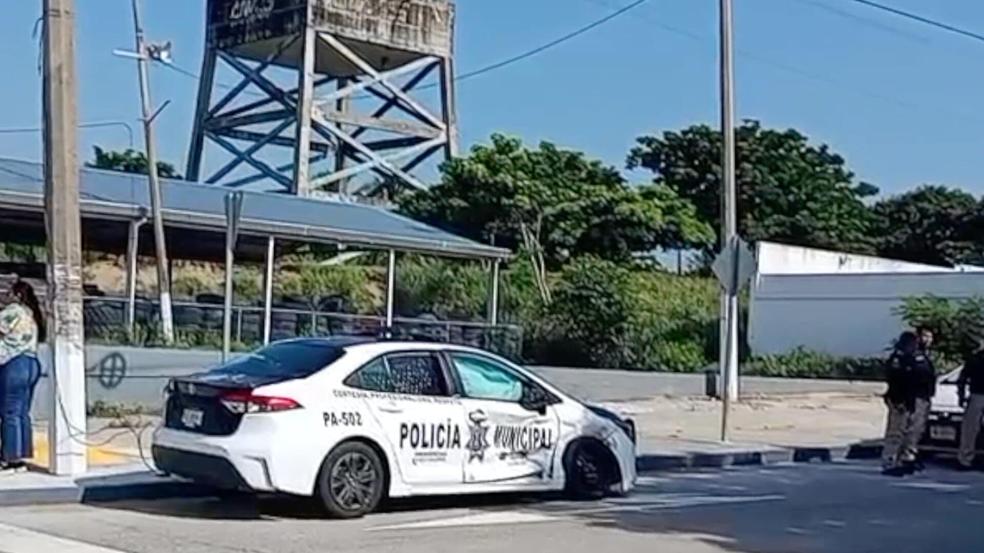 Patrulla Municipal Choca Contra Auto en Coatzacoalcos Hay Dos Menores Lesionados