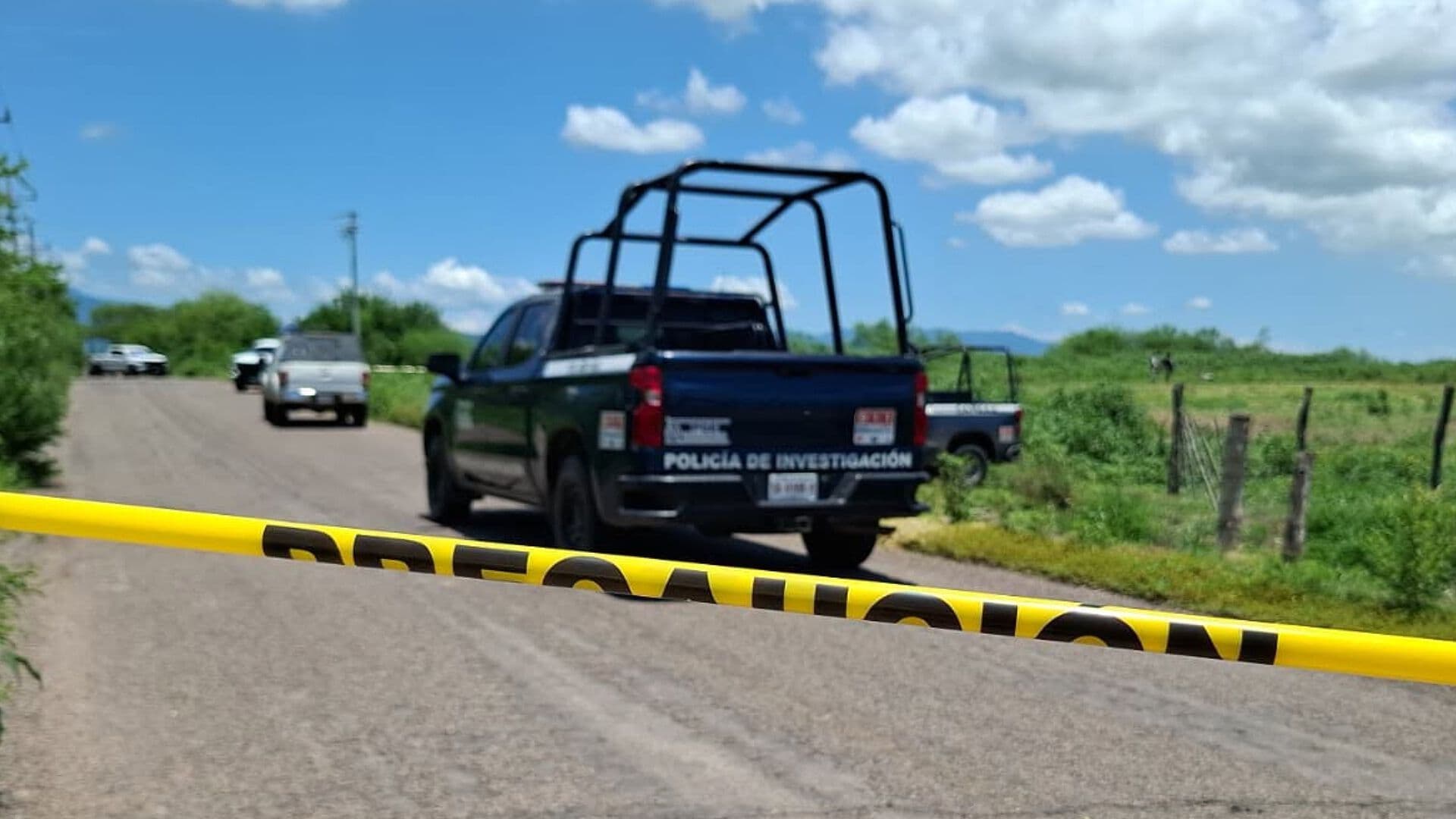 Hallan a Dos Hombres Asesinados y Atados de Manos en Camino Rural de Culiacán