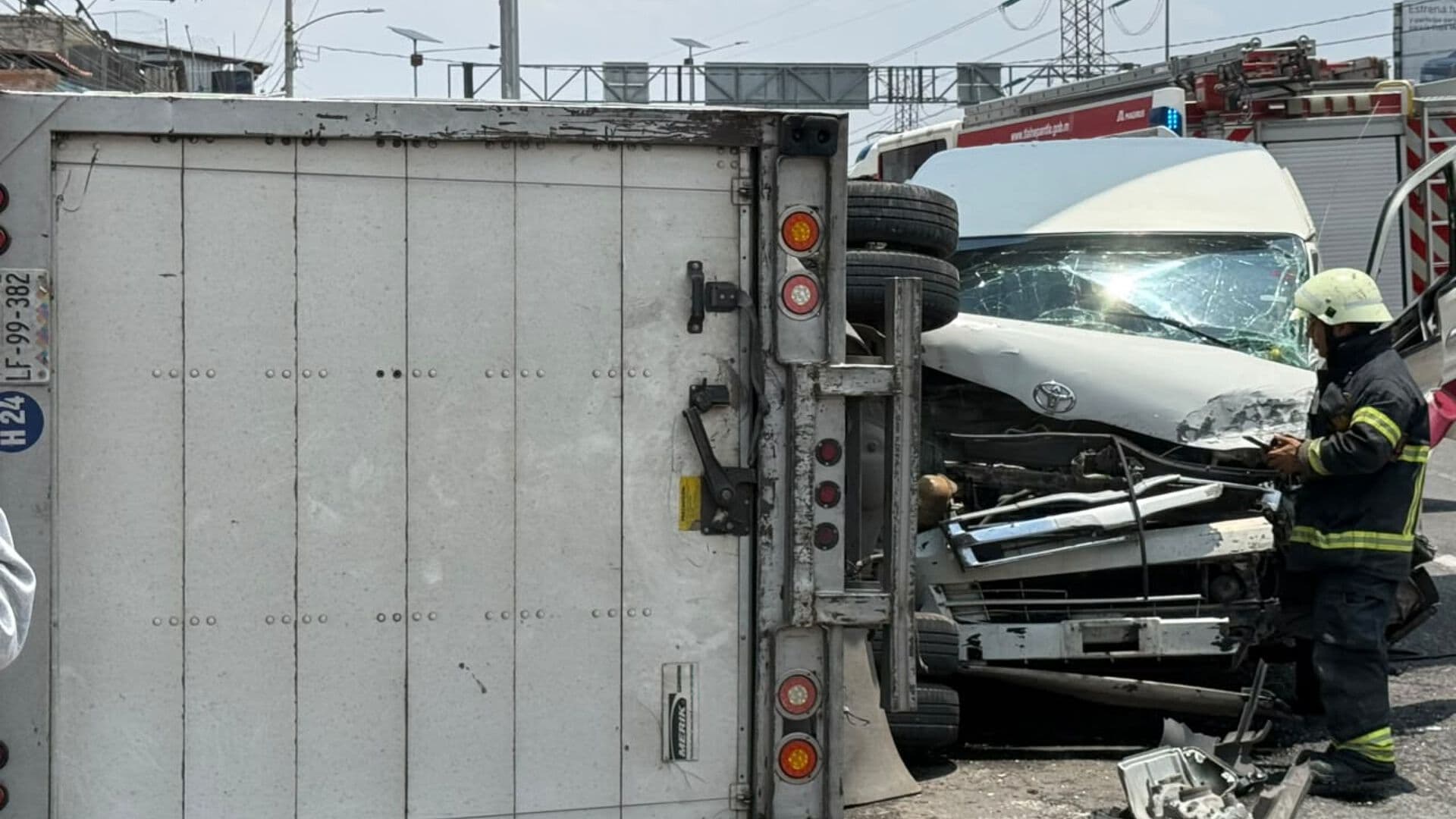 ‘Se Metió como Hijo de Vecino, Pump Así’: Narran Volcadura en la México-Pachuca