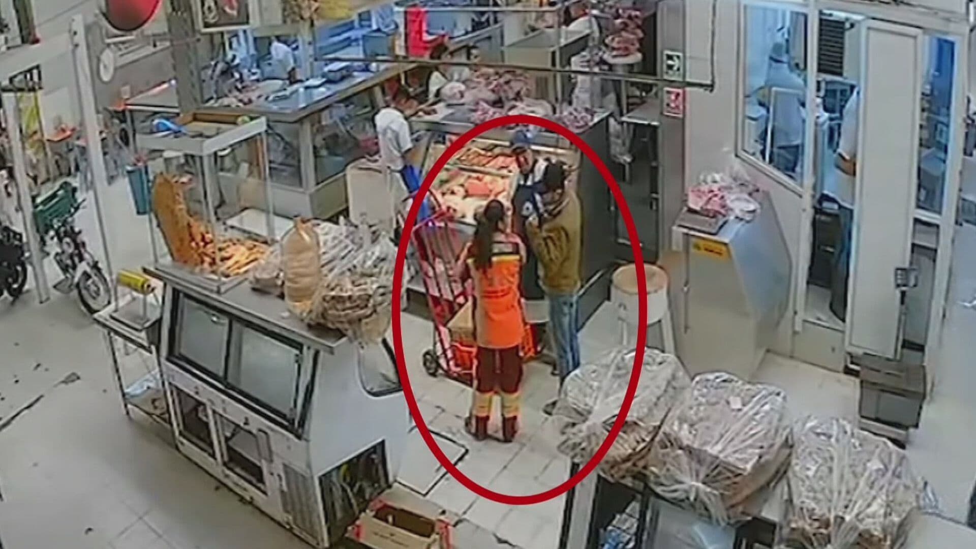Alcaldía Cuauhtémoc Llama a Locatarios de Mercado Juárez a Denunciar a Estafador