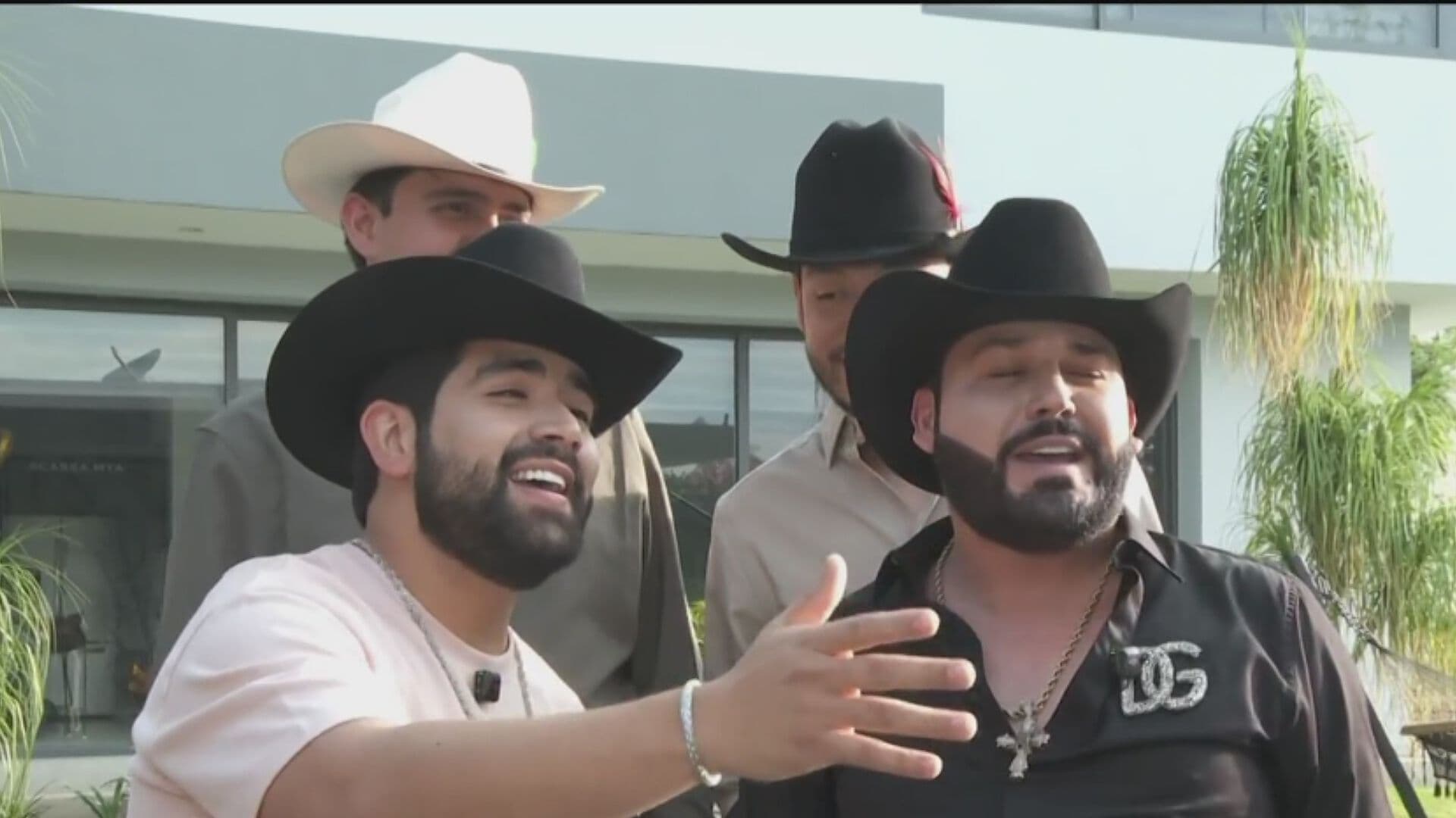 Saúl 'El Jaguar' Sorprende a sus Fans con Colaboración con 'Grupo Clasificado'