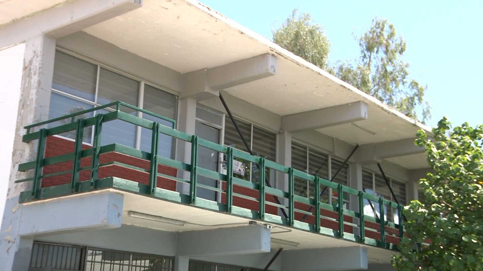 Más de 3 Mil Estudiantes Siguen Sin Preparatoria Asignada en Baja California