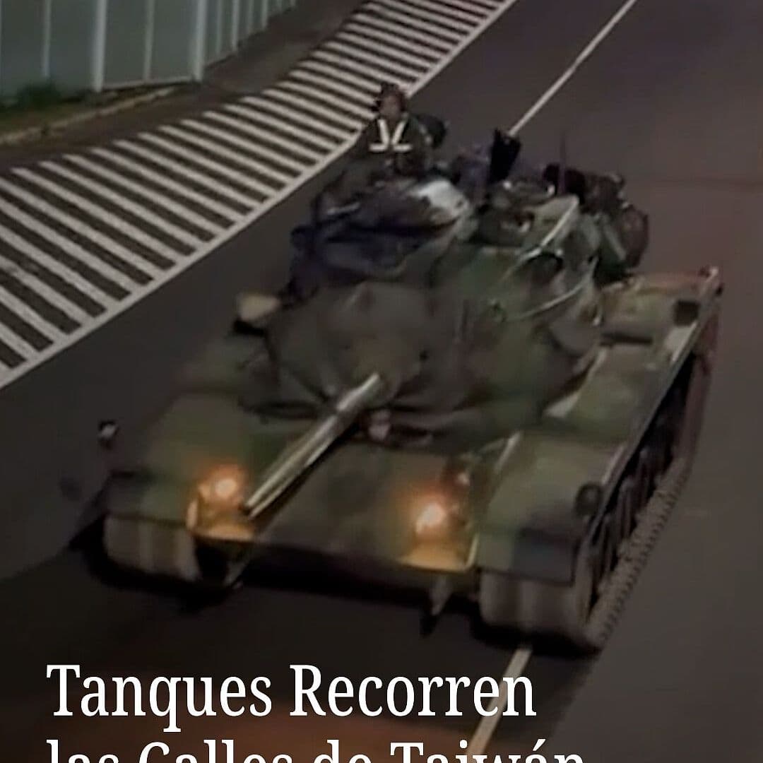 Tanques Recorren las Calles de Taiwán