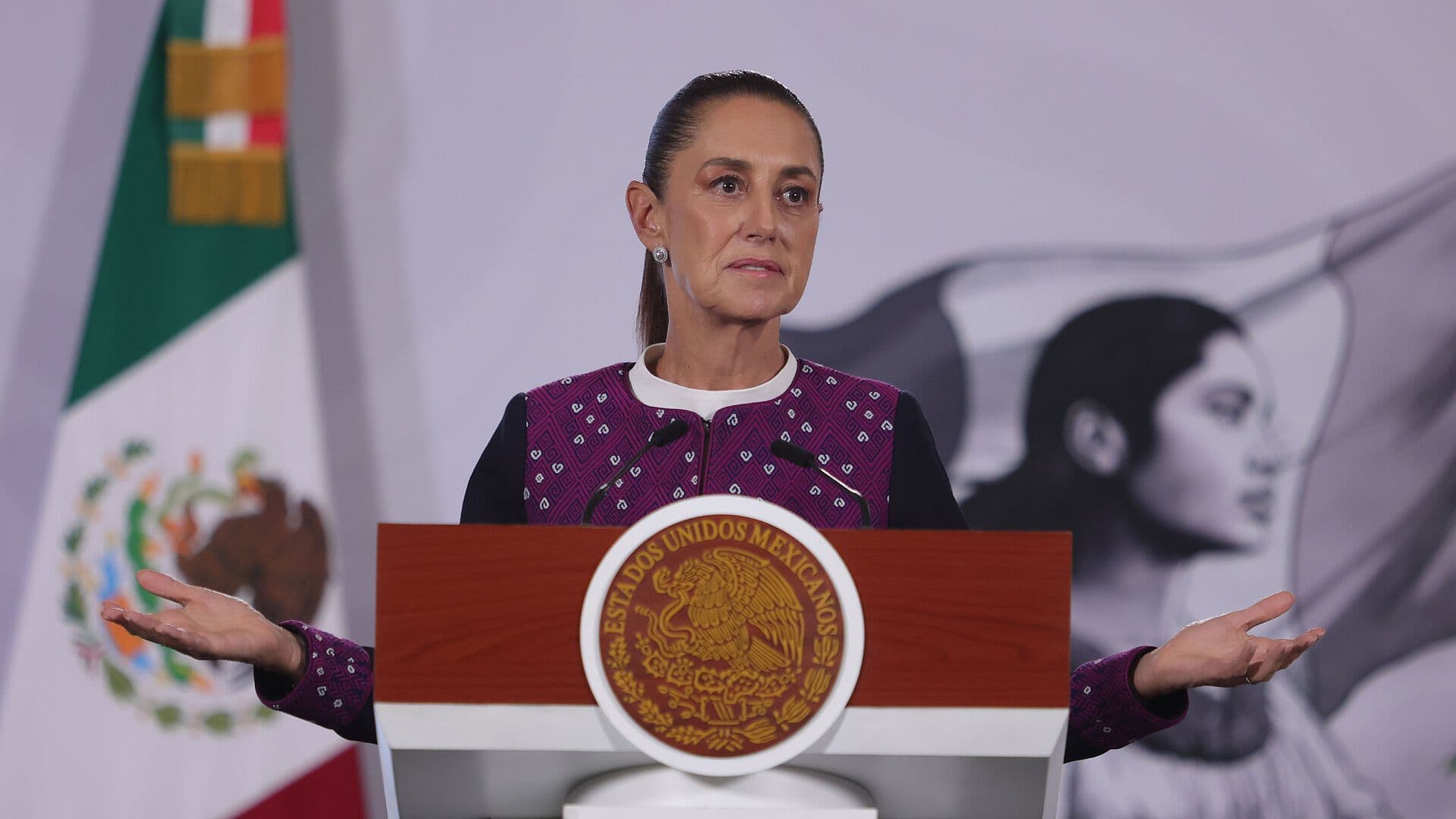 Sheinbaum Califica de ‘Exagerado’ Presupuesto que Pide el INE