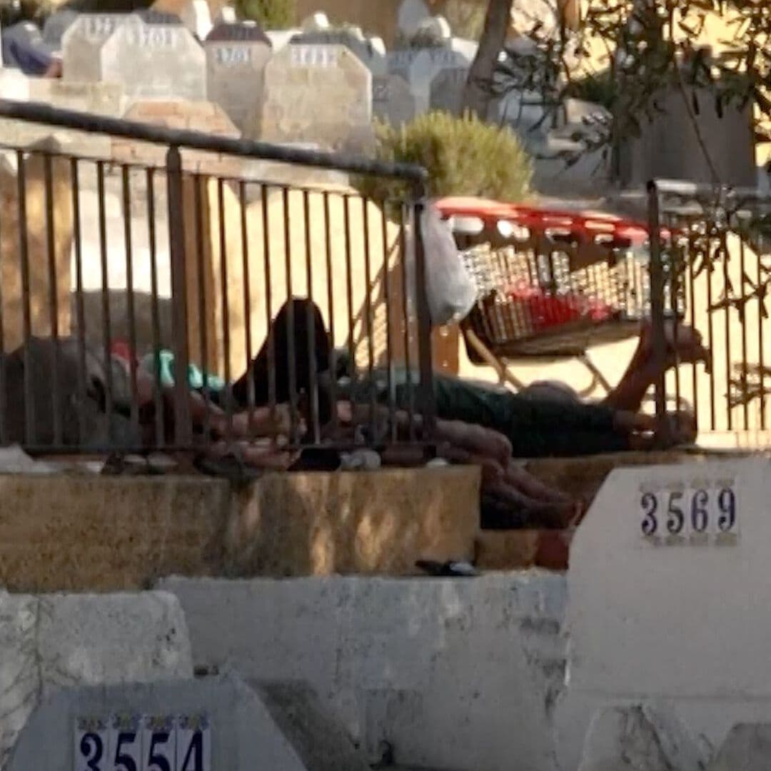 Migrantes Acampan en Cementerio de Ceuta