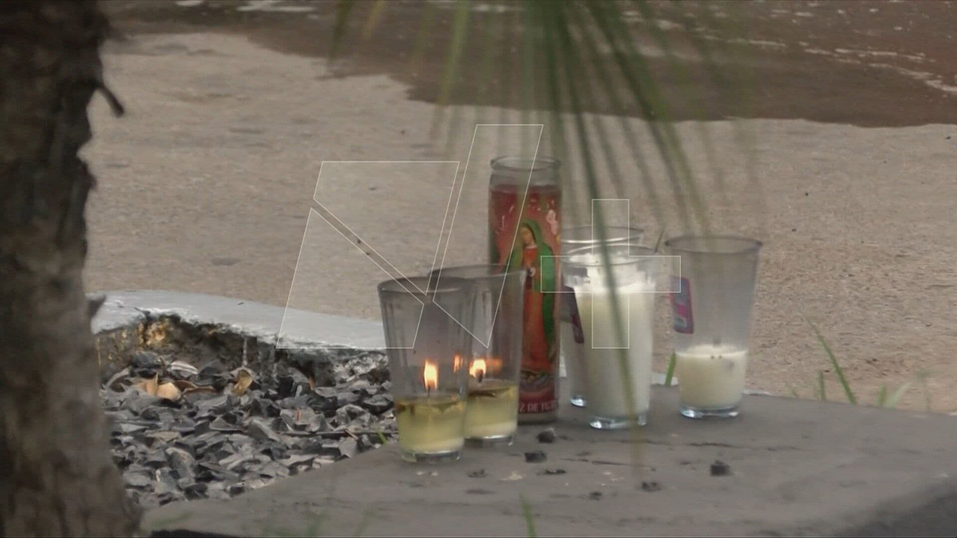 Homenajean a César Gastélum con Veladoras y Flores en Donde los Asesinaron