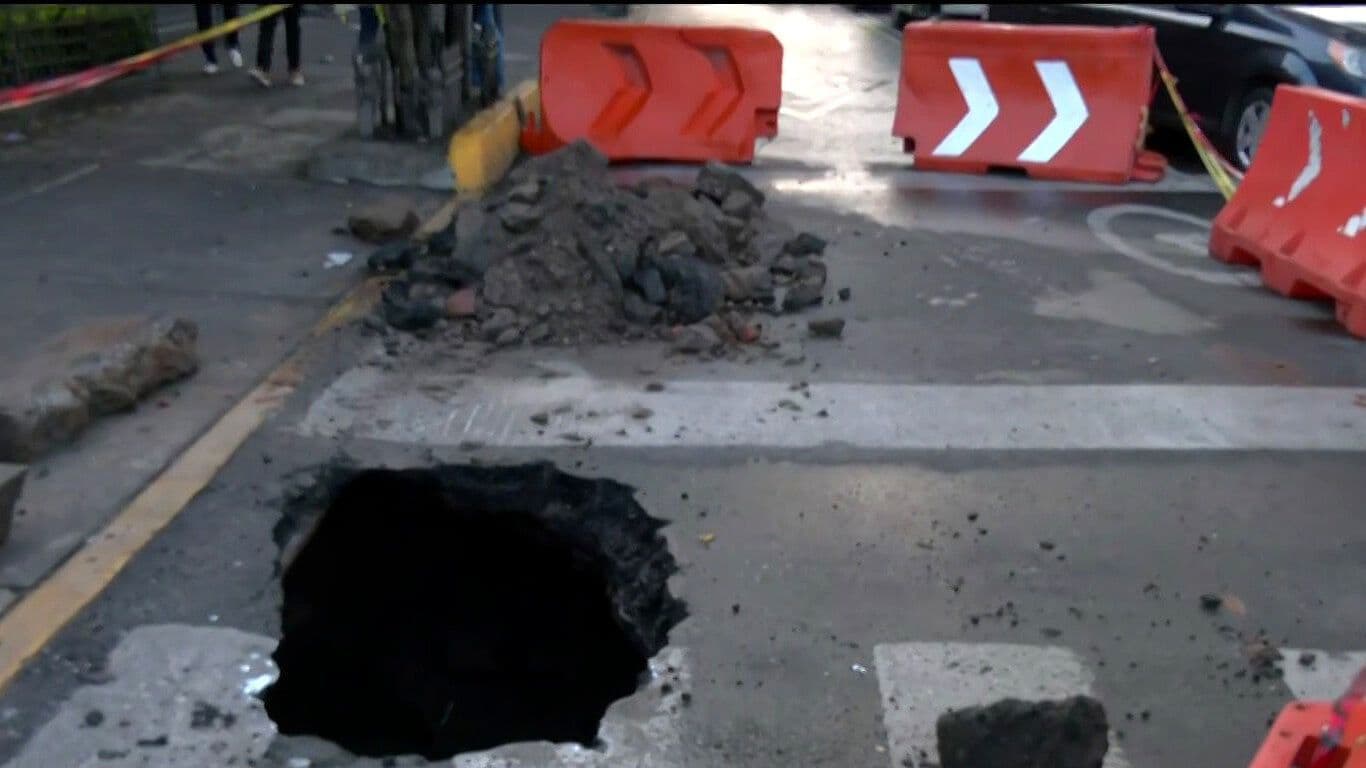 Cierran Carril en Taxqueña y Miramontes Hoy: Se Forma Socavón