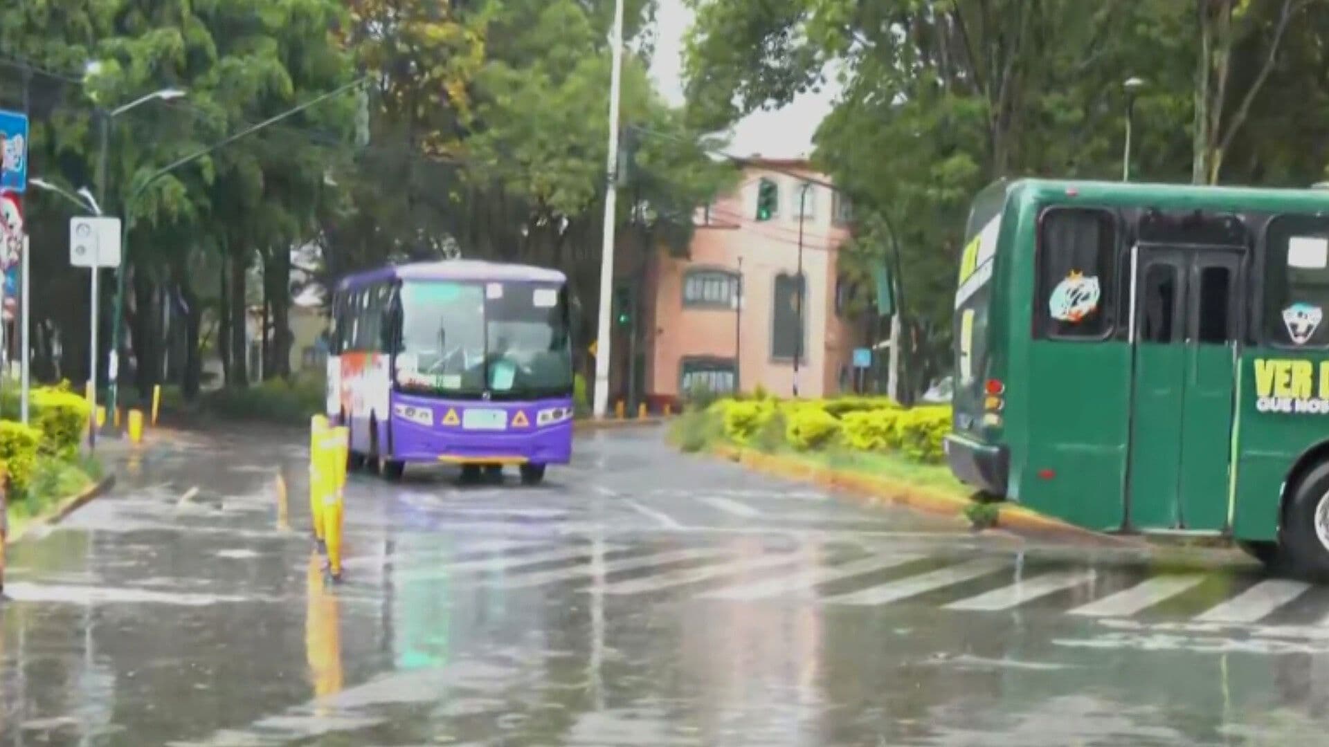 Lluvia Intensa Provoca Anegaciones en Principales Avenidas de Miguel Hidalgo