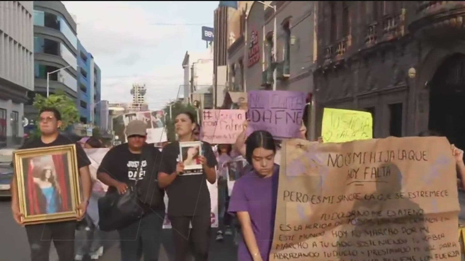 Marchan por Caso de Dafne en el Centro de Monterrey
