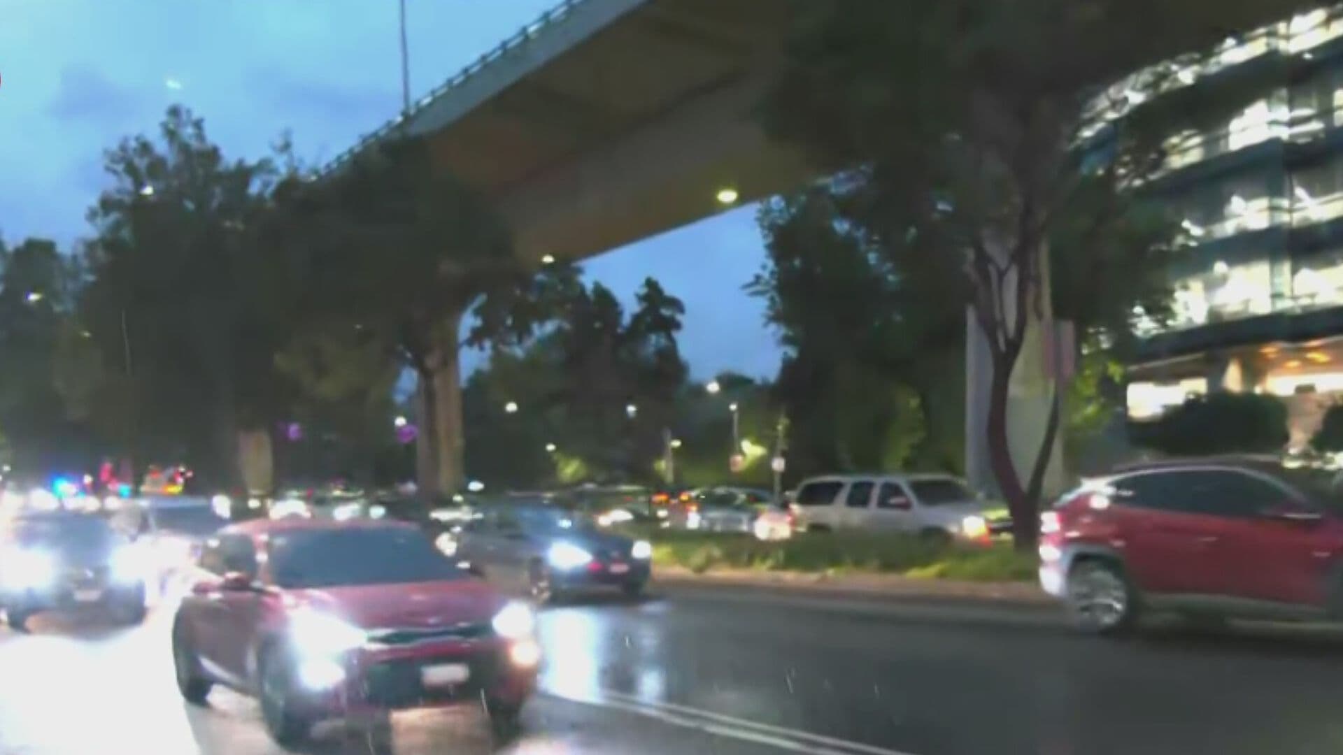 Lluvia al Sur de la CDMX Causa Anegaciones y Tráfico en Periférico