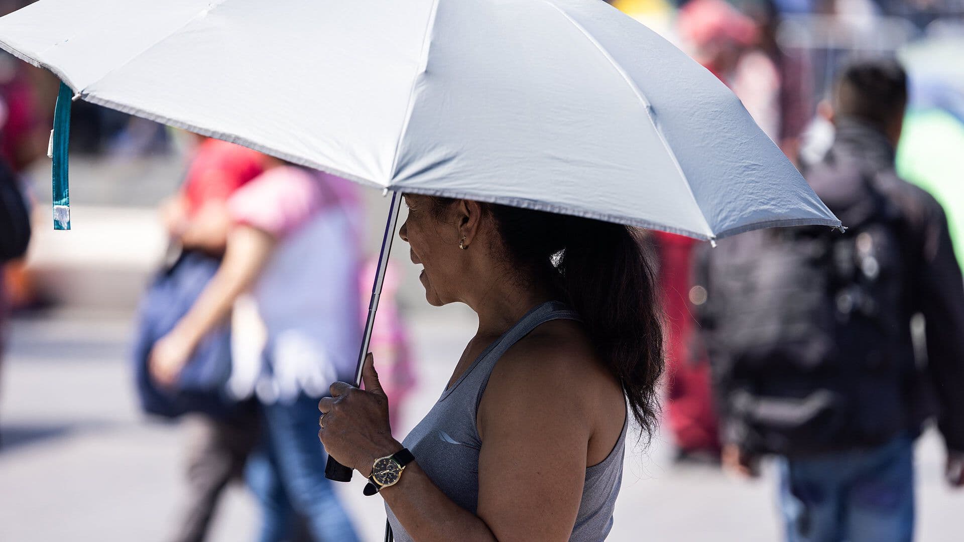 Dermatólogos Advierten Riesgos de Exponerse al Sol sin Bloqueador en Baja California